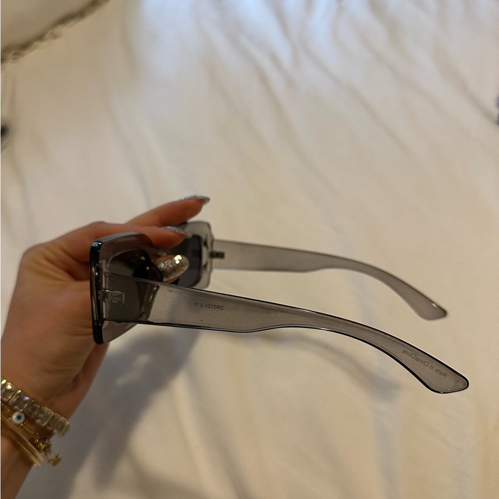 Grey translucent sunglasses - Picture 3 of 4